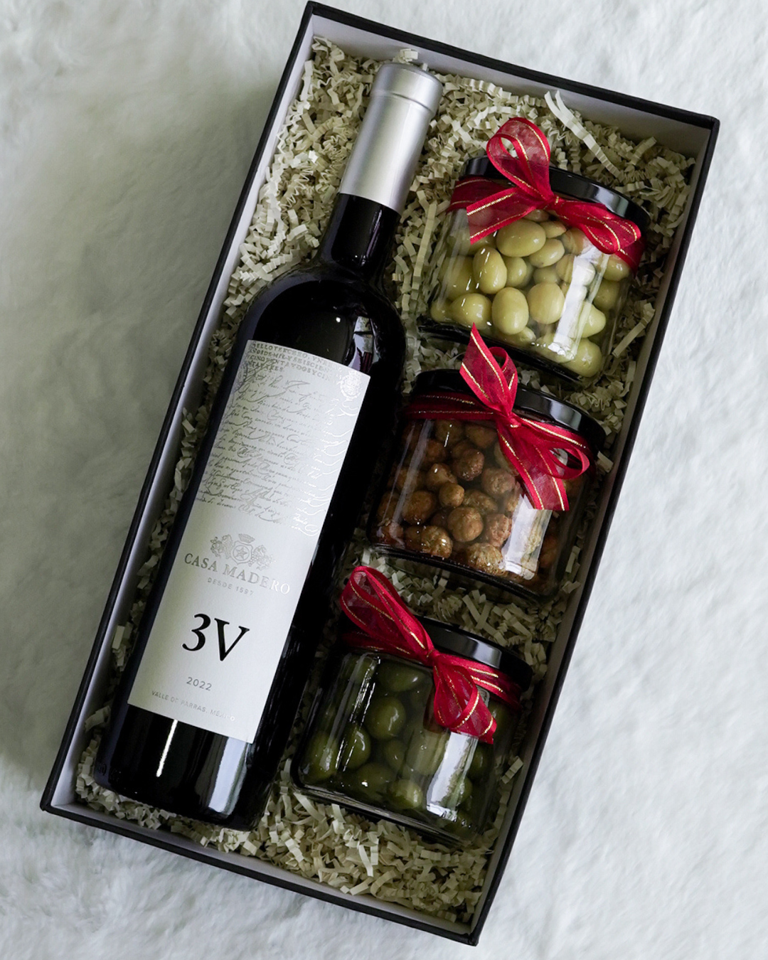 Brindis | Vino + Trío de Snacks