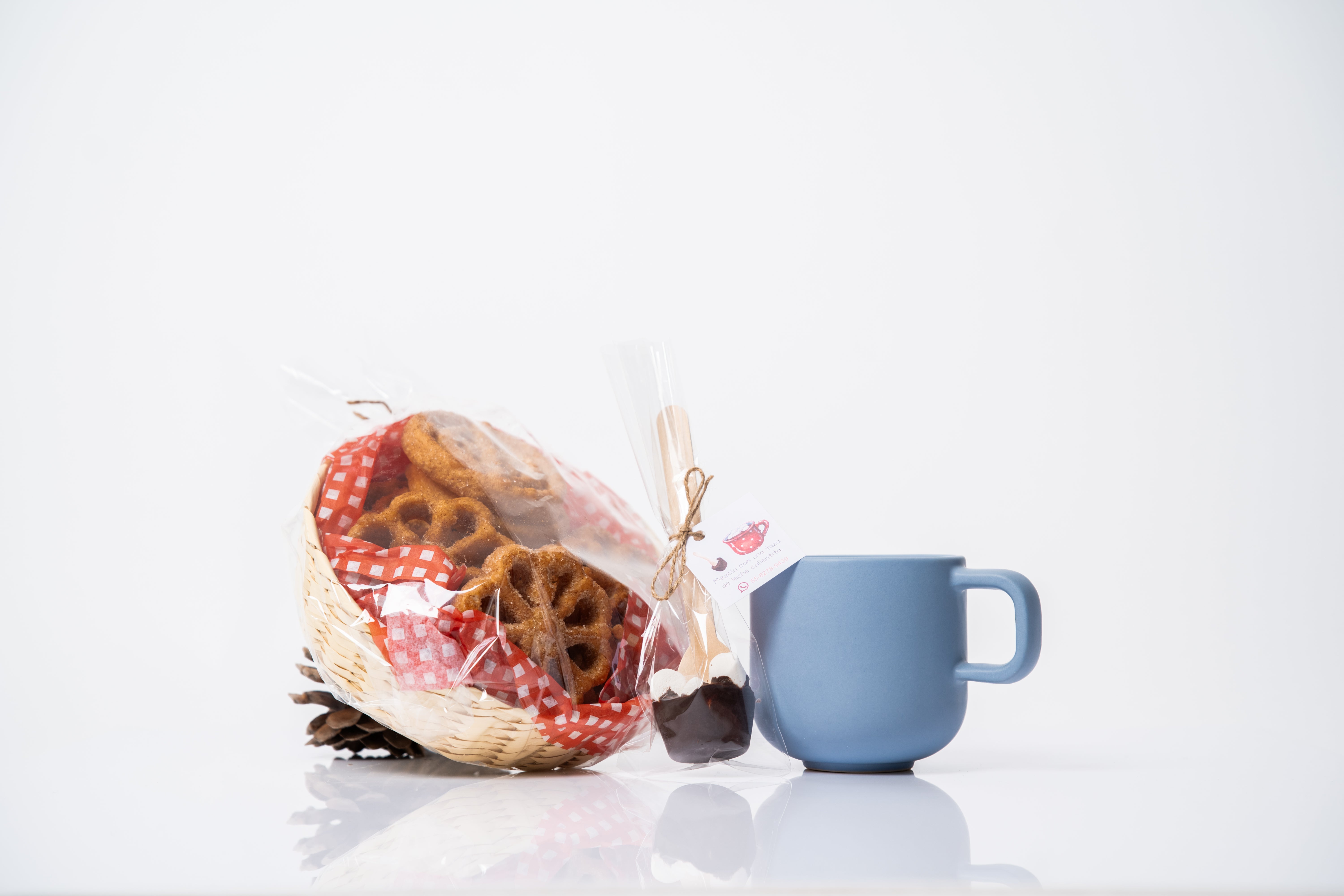 Cucharada | Chocolate + Buñuelos