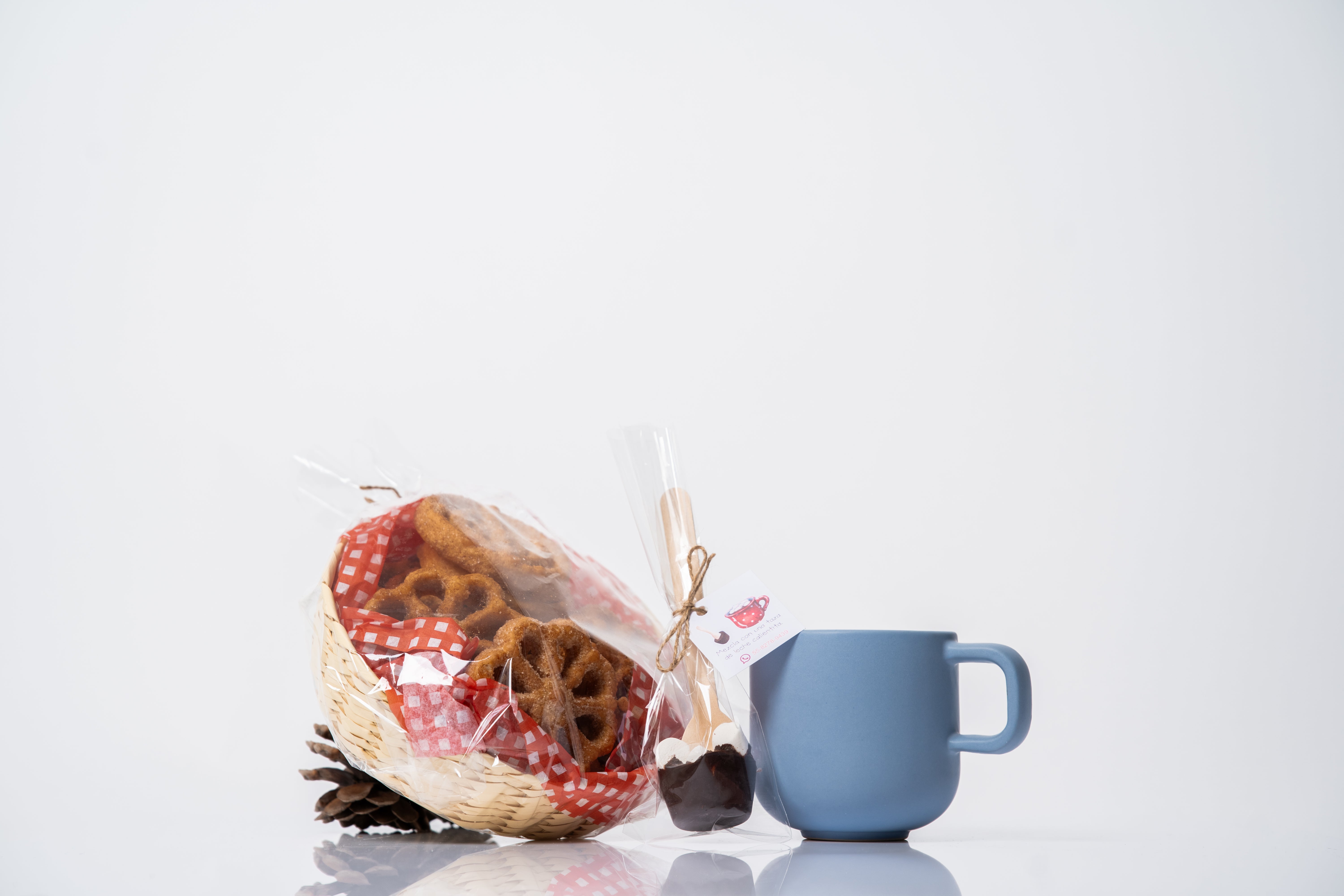 Cucharada | Chocolate + Buñuelos