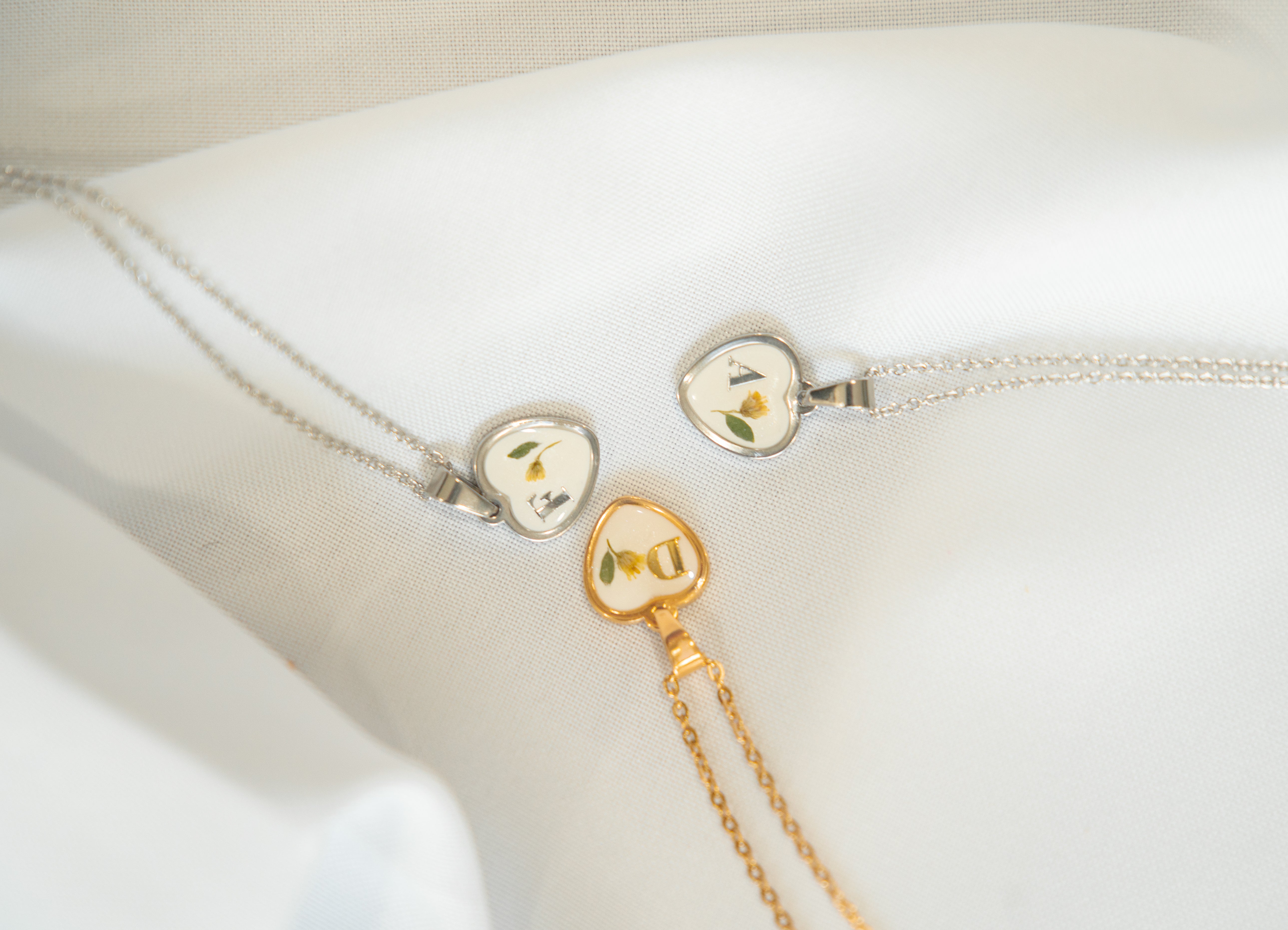 Collar de Corazón Inicial Plateado