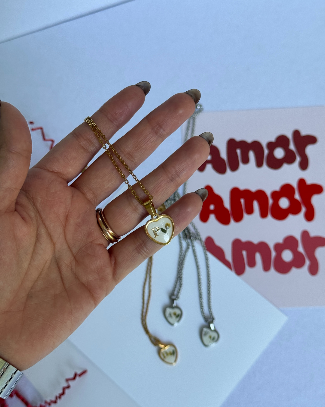 Collar de Corazón Inicial Dorado