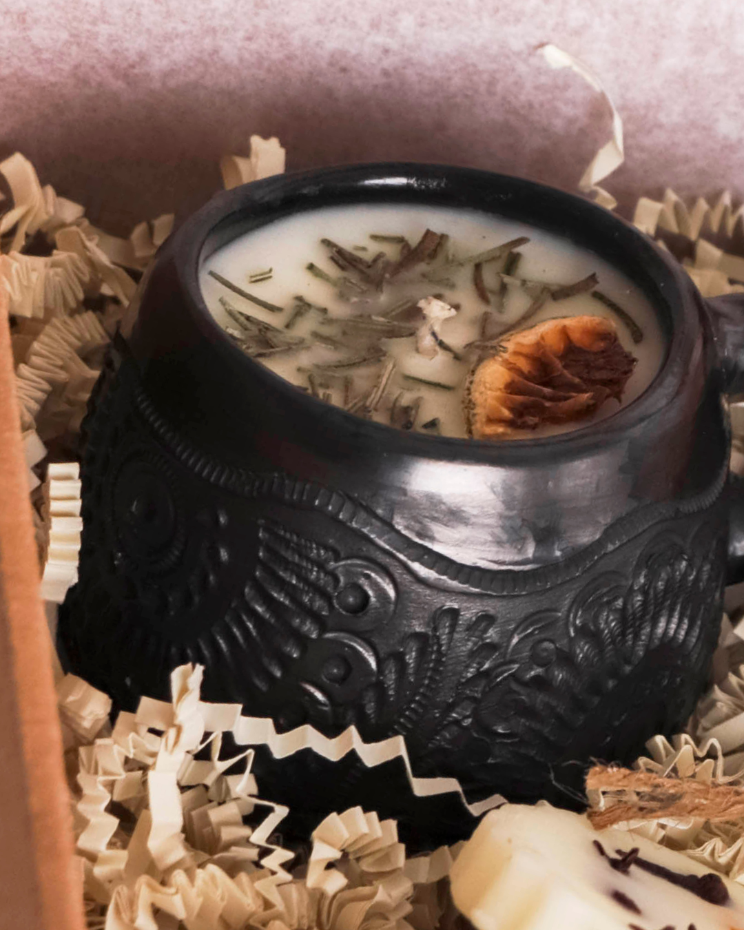 Vela Cítrica en Tacita de Barro Negro