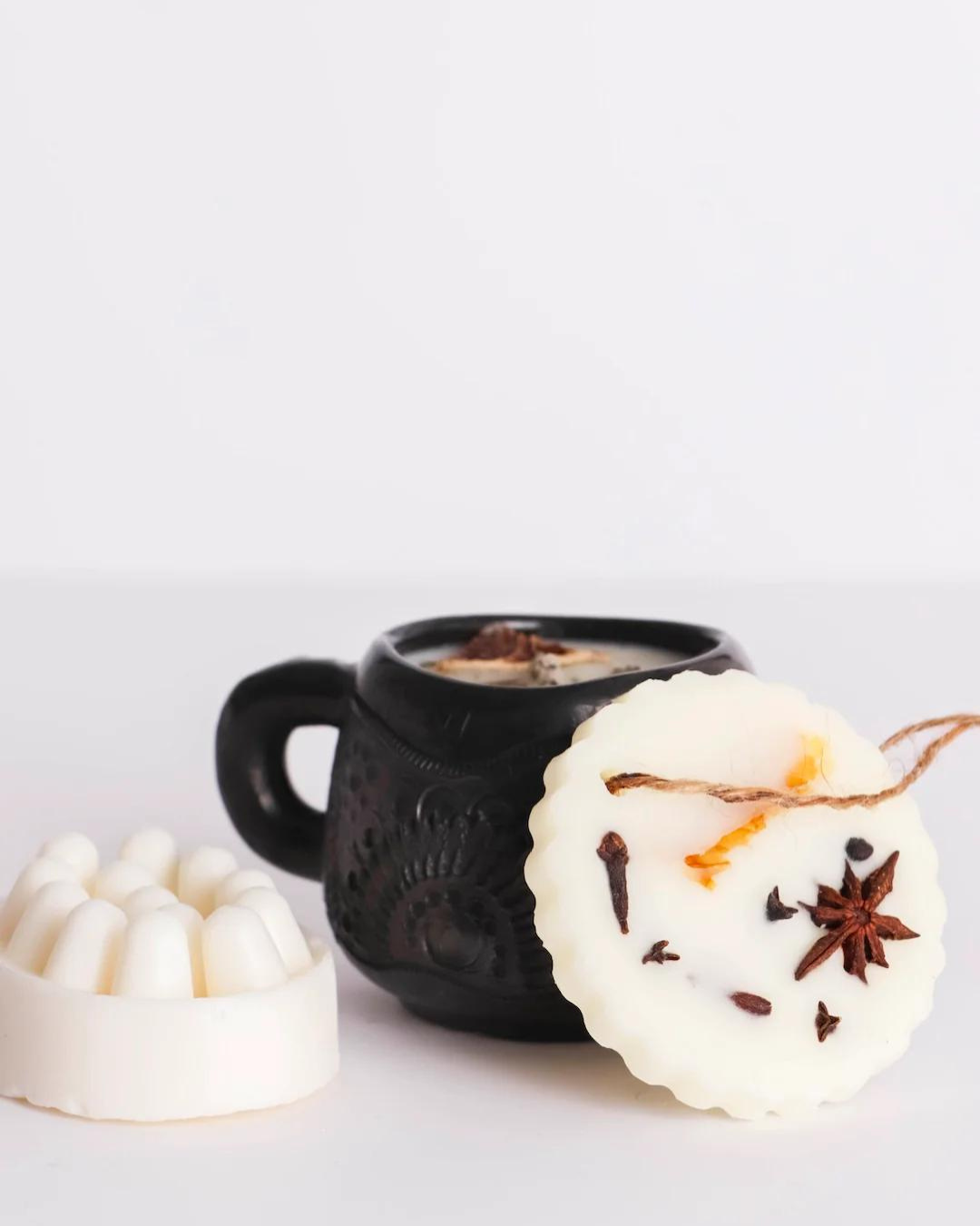 Vela Cítrica en Tacita de Barro Negro