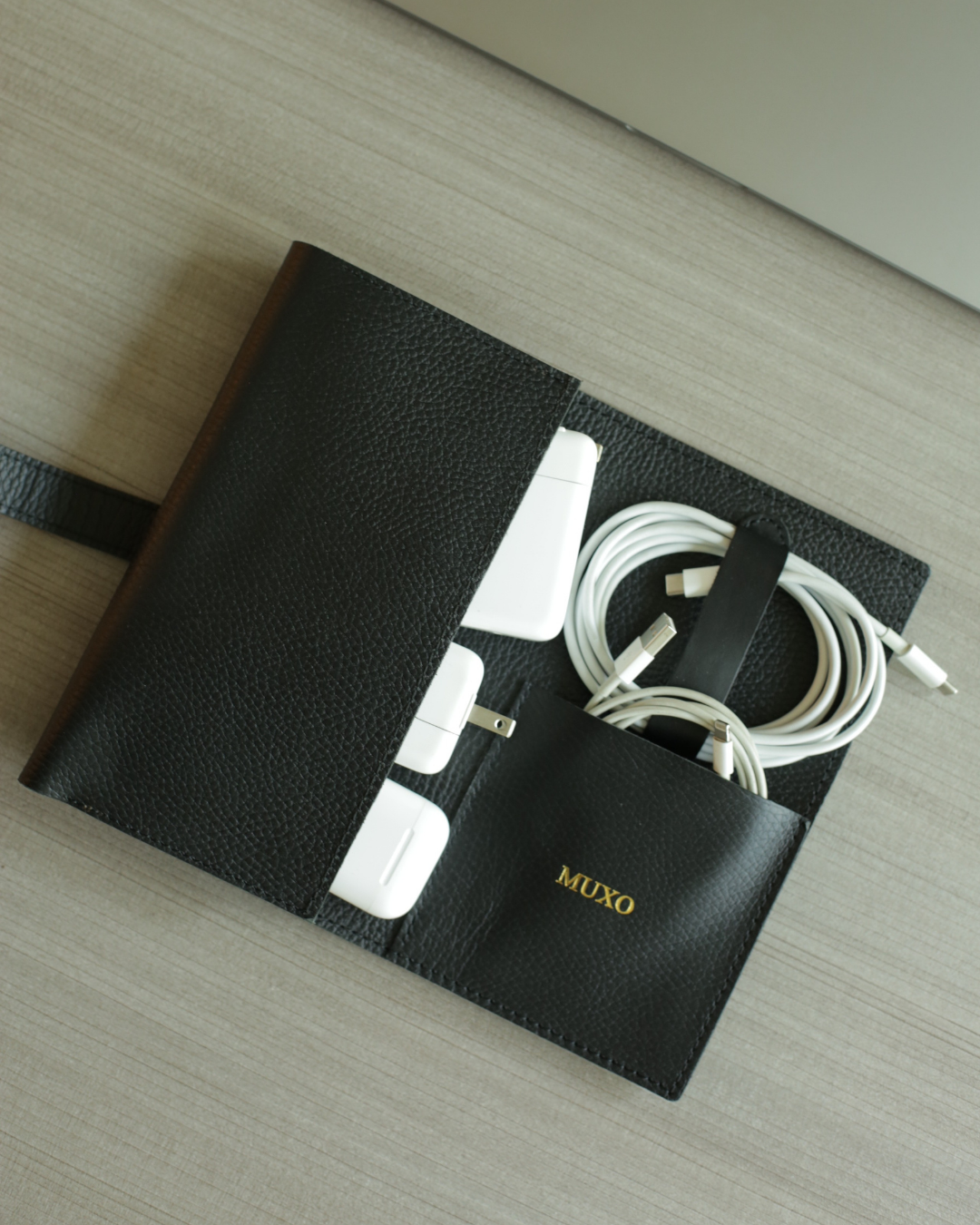 Organizador de Cables de Piel