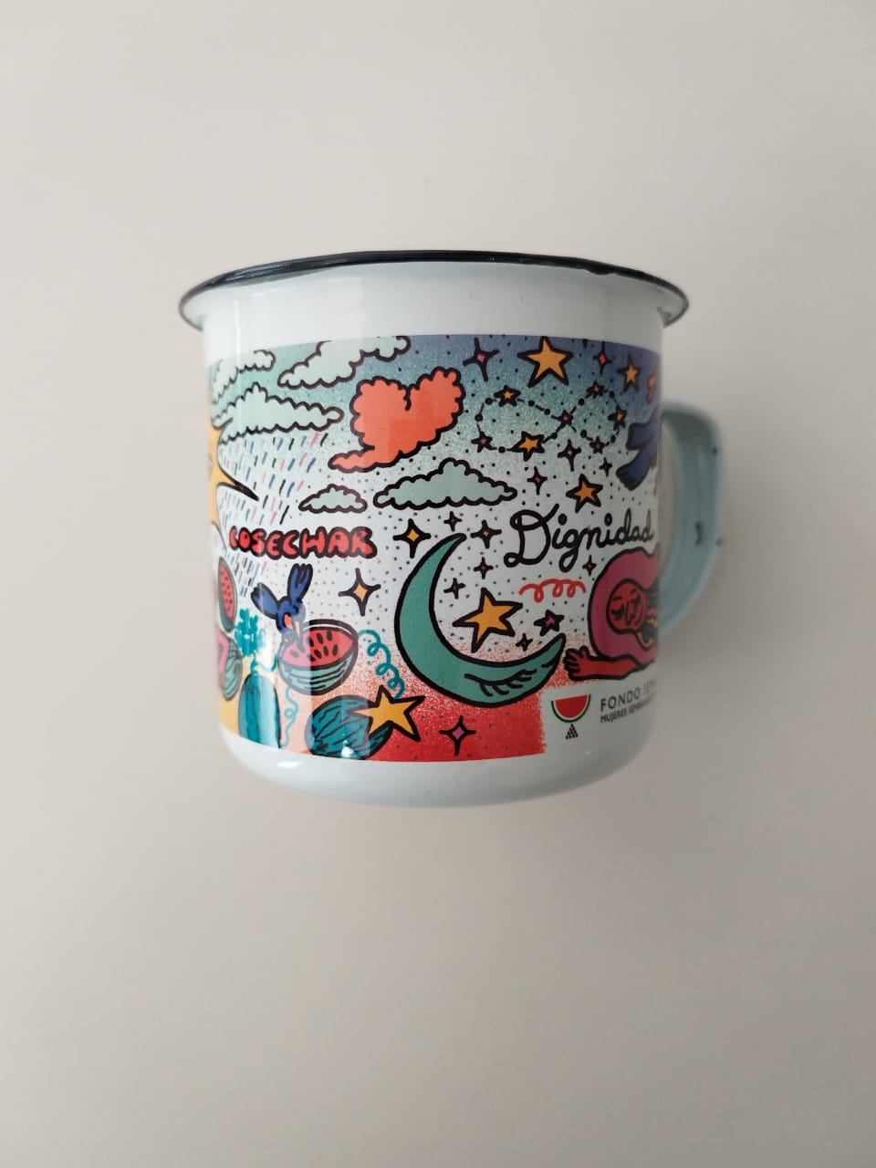 Pocillo de peltre grabado