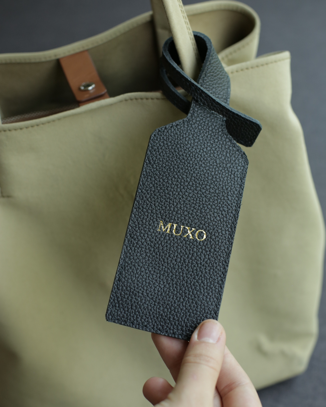 Tag de Maleta de Piel con Iniciales