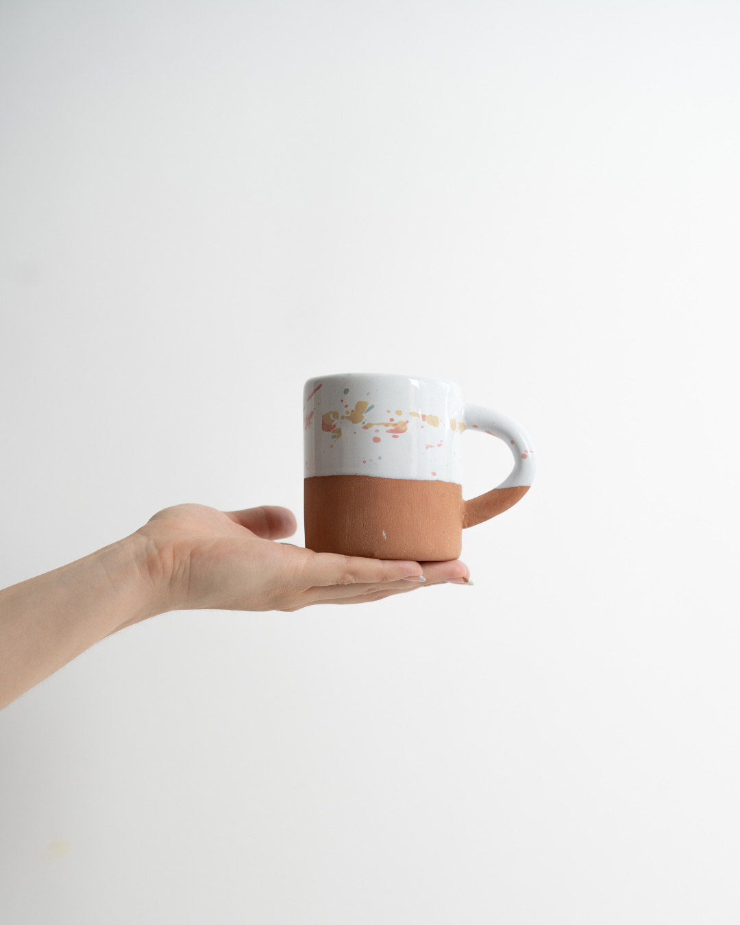 Taza de cerámica chispeada